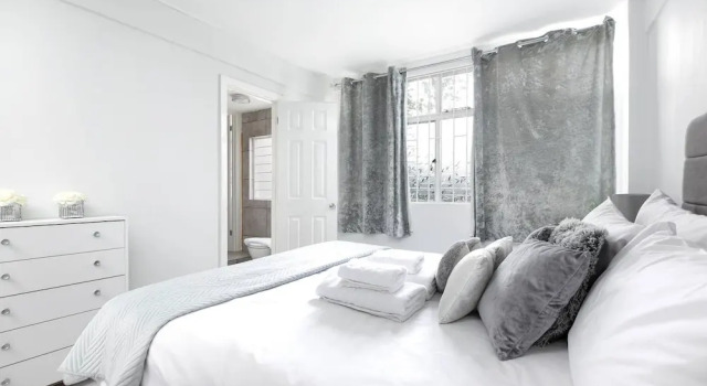 Shepherd's Bush Flat near Westfield, Забронировать Отель Отели Лондона 4 звезды, рядом с Станция метро Shepherds Bush, 4*