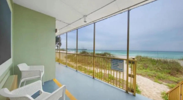 Номер Standard Chateau Beachfront Hotel, a By the Sea Resort