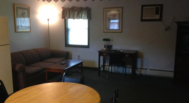 Люкс Freds Inn Restaurant & Lodging