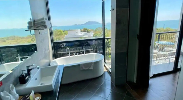 Люкс с балконом Отель Kep Bay Hotel & Resort