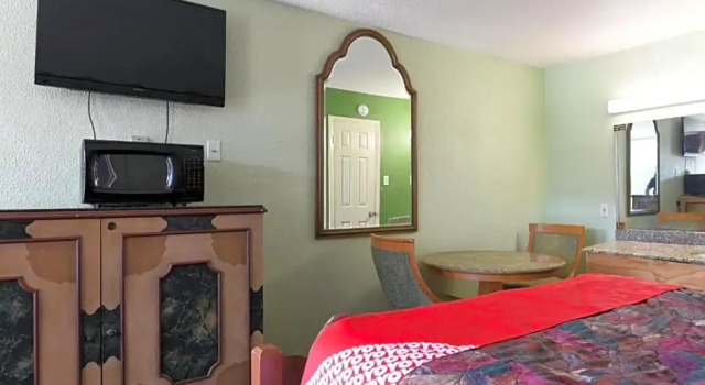 Четырёхместный номер Standard Hotel Valdosta GA I-75 & St Augustine Rd