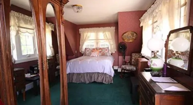Номер Deluxe Walk to Lake Arrowhead Village! Home w/ Lake Views