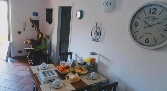 Вилла Clocks House