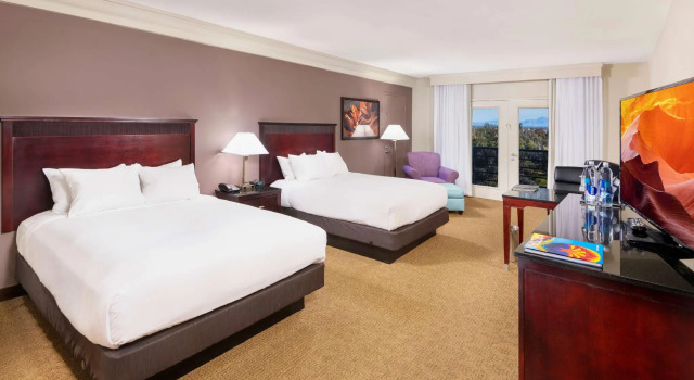 Четырёхместный номер Standard Doubletree by Hilton Phoenix Mesa