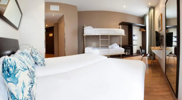 Четырёхместный номер Petit Palace Ruzafa