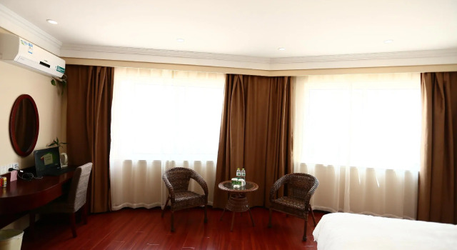 GreenTree Inn Qingdao Licang Shuyan Road Daweng Square Express Hotel