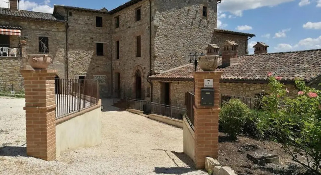 Apartment Camelia 1 Bedroom, Living Room, 4 Pax,60mq, Buchen Sie Ferienwohnung Monte Castello di Vibio Umbrien