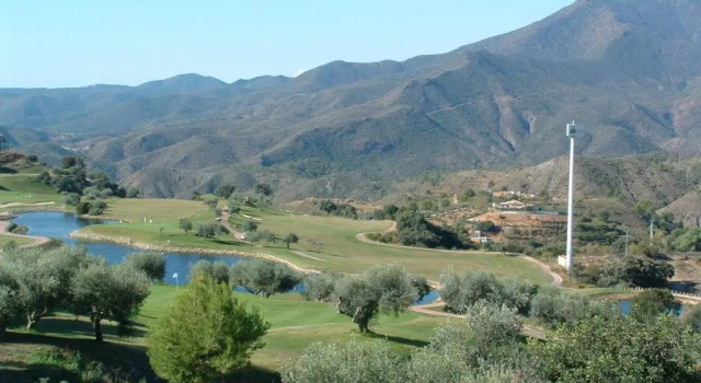Luxury Villa at Alhaurin Golf nr Mijas, pvt Heated Pool, Wifi, Aircon, fab Views