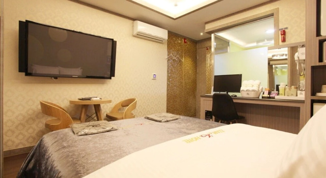 Sanbon Zzam, Book Hotel Hoteller i Gunpo med parkering, Parkering