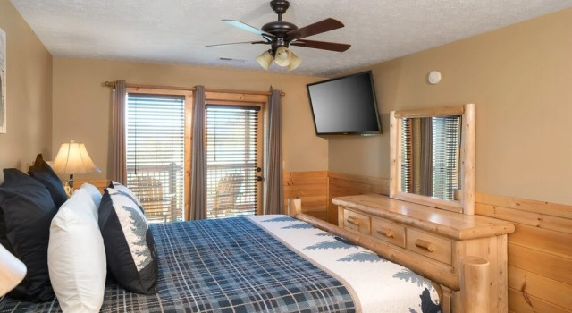 Another Day In Bearadise 4 Bedroom Home by Redawning