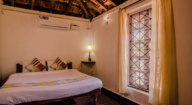 OYO Home 19186 Antique 1BHK, Rezerwuj Hotel Hotele w North Goa z parkingiem, Parking