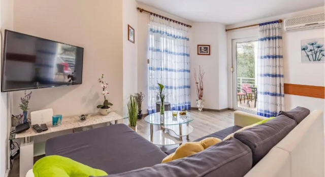 Stunning Apartment in Pula With Wifi and 2 Bedrooms, Забронировать Апартаменты/квартира Пула Pula Riviera, рядом с Пляж в бухте Гортанова