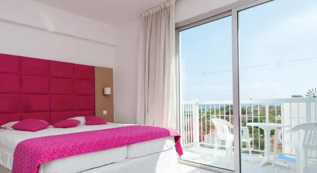 Студия с частичным видом на море Marlita Beach Hotel Apartments