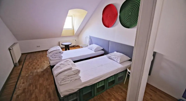 Jamaika Hostel, Забронировать Хостел Хостелы Вильнюса, рядом с Костел Святой Анны, Хостел