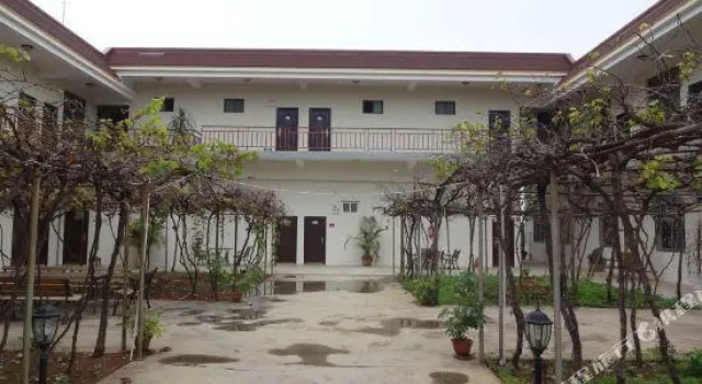 Red Chateau Youth Hostel, Prenota Ostello Miyang Yunnan