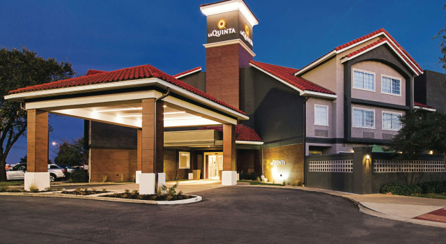 La Quinta by Wyndham Austin at The Domain, Buchen Sie Hotel Hotels in Greater Austin mit Pool, Schwimmbad