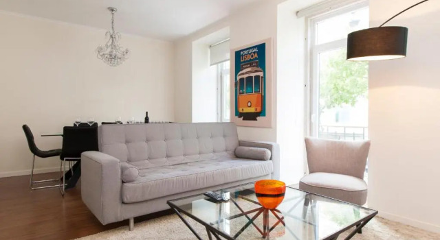 Апартаменты ALTIDO Stunning 3BR Apt with balcony, nearby Saldanha subway & IST