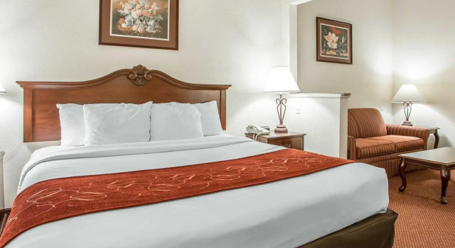 Люкс Comfort Suites - Jefferson City