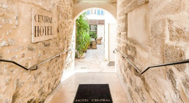 Central Hotel