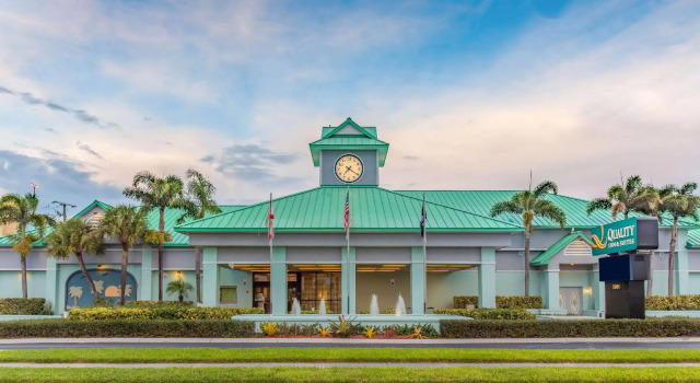 Кровать в общем номере Beachside Hotel & Suites Cocoa Beach - Port Canaveral