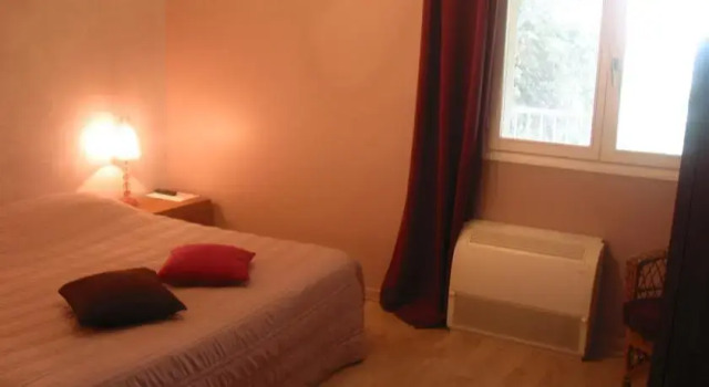 Chambres d'Hôtes La Terre des Lauriers, Rezervovat Hotel Remoulins Gard