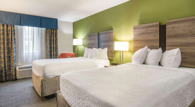 Четырёхместный номер Standard Best Western Dutch Valley Inn
