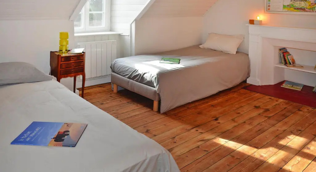 Charming holiday home, 200 m sandy beach, Locquirec