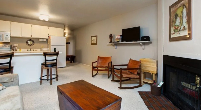Classic 1BR Mountain Condo by RedAwning, Забронировать Отель Отели Парк-Сити 3 звезды, рядом с Park City Parking, 3*