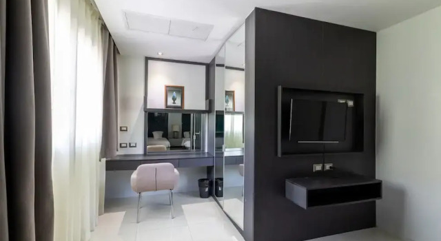 Вилла Luxury Phuket Moonlit Bay Seaview Resort & Spa