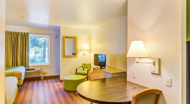 Четырёхместный номер Standard Motel 6-Belmont, CA - San Francisco - Redwood City