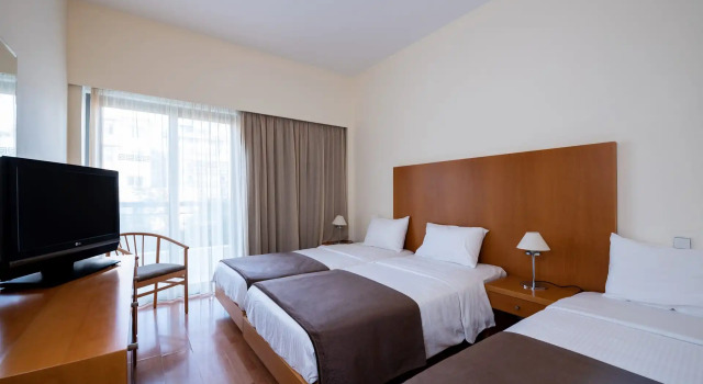 Трёхместный номер Standard Angela Downtown Hotel
