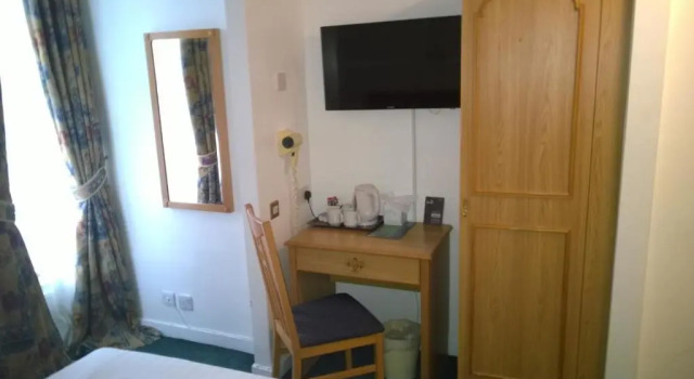 Двухместный номер Classic Berjaya Eden Park London Hotel