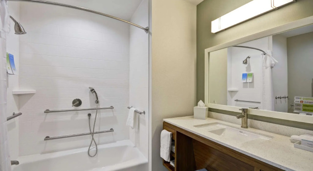 Четырёхместная студия Home2 Suites by Hilton Stow Akron
