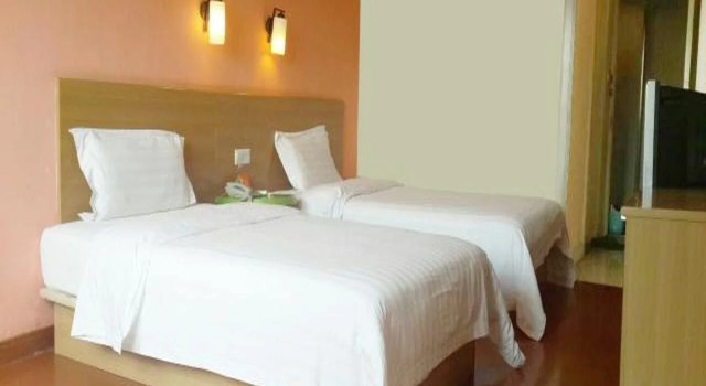 7 Days Inn Shanghai Changshou Road Subway Station PCD Store Branch, Varaa Hotelli Jing'an 