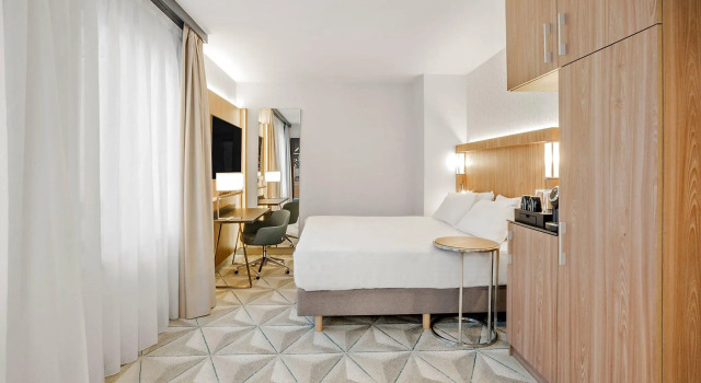 Двухместный номер Deluxe Courtyard by Marriott Paris Porte de Versailles