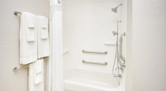 Люкс Holiday Inn Express & Suites Chicago North Shore - Niles by IHG