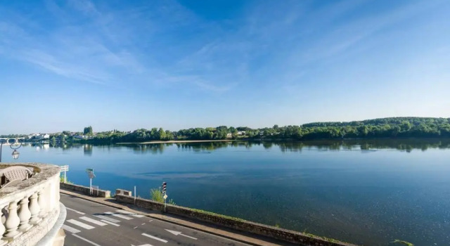 Апартаменты Appartement vue imprenable sur la Loire !!!