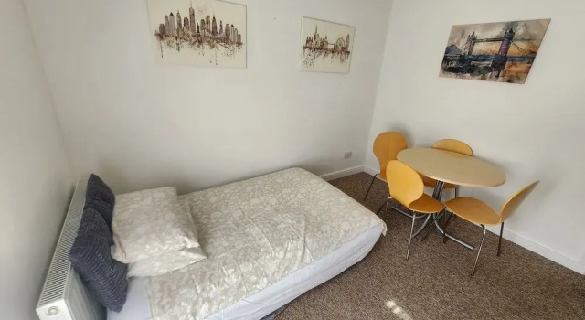 Апартаменты 2-bed Flat With Superfast Wi-fi DW Lettings 29br