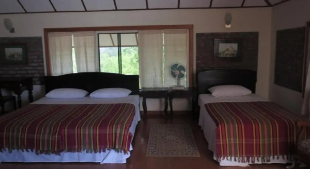 Lei Thar Gone Guest House, Réserver Maison d'hôtes Yenangyaung Mague region