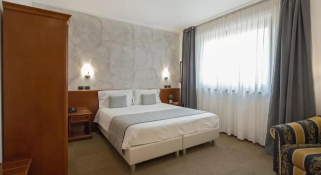 Hotel Medea, Book Hotel Hoteller i Alba med parkering, Parkering