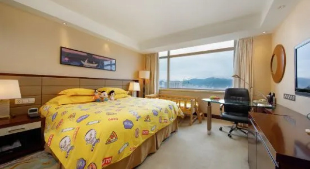 Семейный люкс Huaqiao New Century Grand Hotel