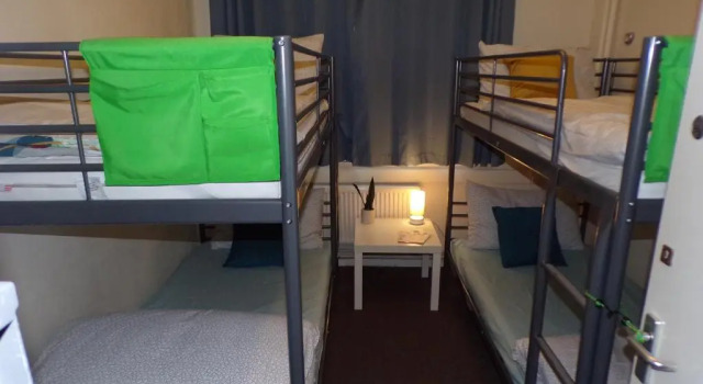 Кровать в общем номере (женский номер) Hull Trinity Backpackers - Old Town