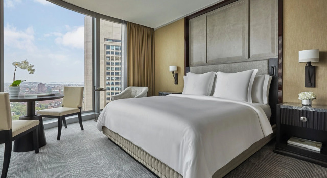 Отель Four Seasons One Dalton Street, Boston