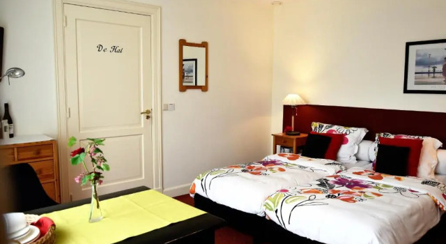 B&B De Rozenhorst, Rezerwuj Bed and Breakfast Hotele w Limburgia z parkingiem, Parking