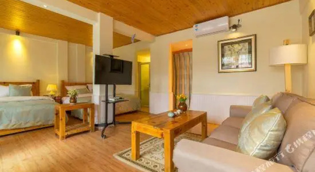 Семейный люкс Deluxe C＇est La Vie Boutique Hotel