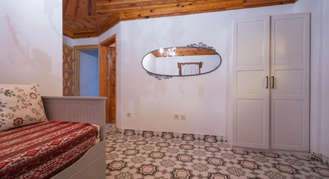 Трёхместный номер Standard с балконом Liya Boutique Hotel & Suites