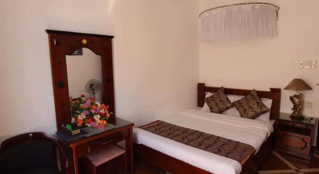 Red Sun Hotel