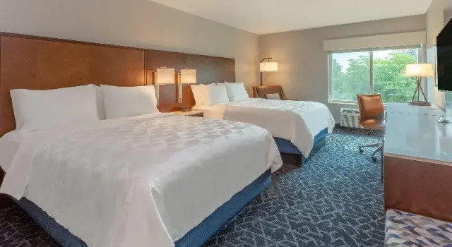 Четырёхместный номер Standard с красивым видом из окна Holiday Inn Missoula Downtown by IHG