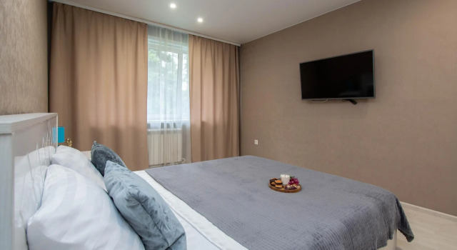 Room Hotel (Рум Отель) на проспекте Кузнецкстроевский 7, Забронировать Апартаменты/квартира Отели Центрального района - Новокузнецк с парковкой, Парковка