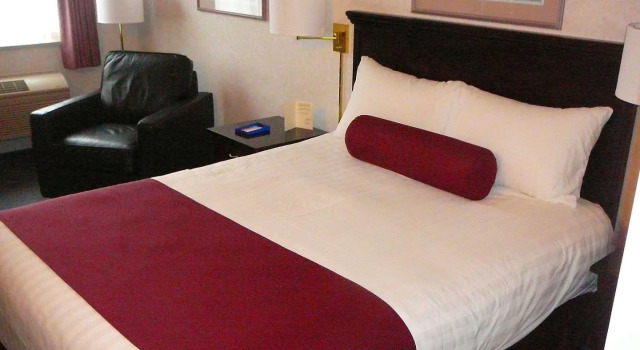Coast Abbotsford Hotel & Suites